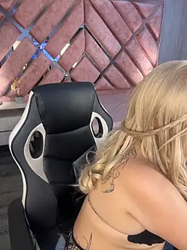 Chatroom XXX en direct de lya_nekko_