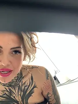 InkedCoco – Naživo XXX chat