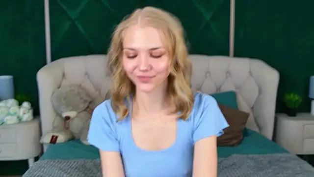 4example_Chloe Live XXX-chat
