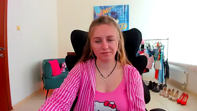 Marisha_Cute Adlı Modelin Canlı XXX Sohbeti