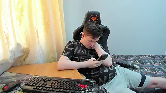 iliaskrislove's Live XXX Chat