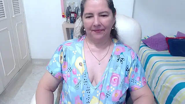 leonela_69 即時 XXX 聊天
