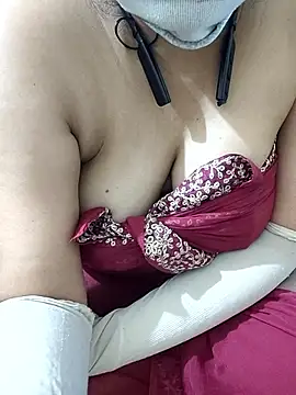 mallupriyapriya Show in webcam
