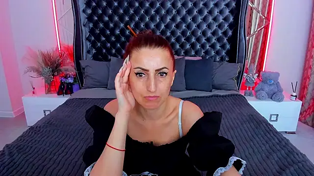 Rebecca_Diamond's Live Chat Room