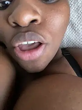 Živý XXX chat Blackpinkylips2025