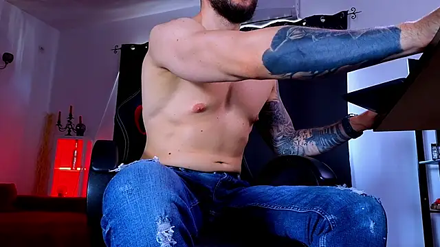 MightyAaron66 Webcamshow