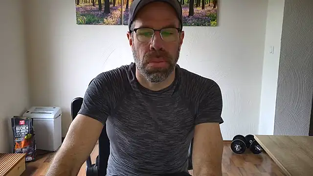 DaddyHarry_MatureStallion Webcam-Show