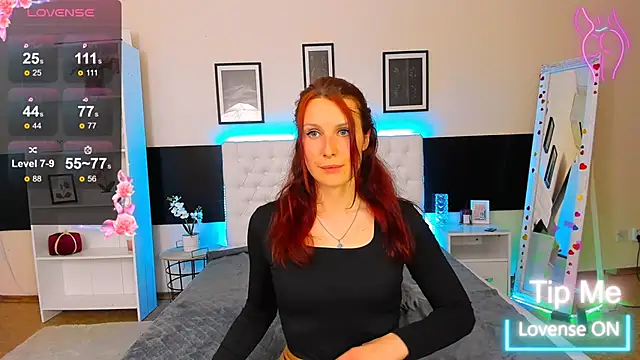 KiraNeeww Adlı Modelin Canlı XXX Sohbeti