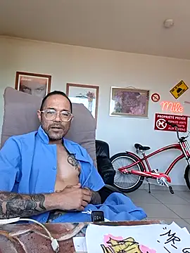 Mr_Graffitimile's Live XXX Chat