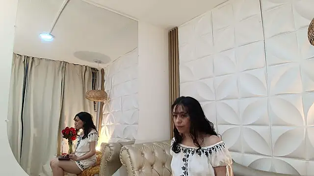 Domenica_Dupont Adlı Modelin Canlı XXX Sohbeti
