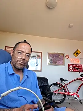 Mr_Graffitimile's Live XXX Chat