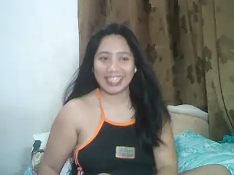 LOVENAYRA1's Live Chat Room