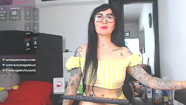 Vicky_hotmilf's Live XXX Chat
