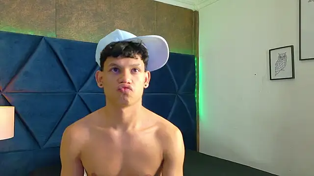 ThiagoFerrer_ লাইভ XXX চ্যাট