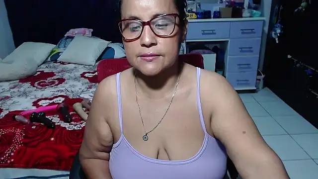 pervert_mommy_ Adlı Modelin Canlı XXX Sohbeti