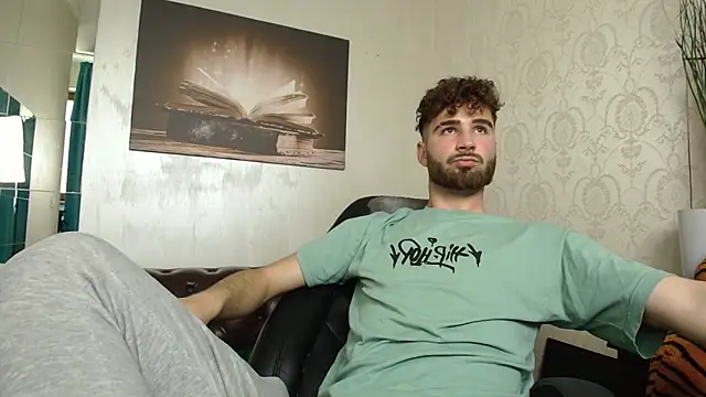 KyloEast live XXX chat