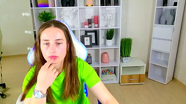 ห้องแชทสดของ NadinnL