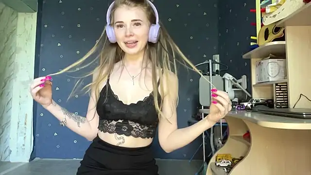 EunaRabinowitz's Live Chat Room