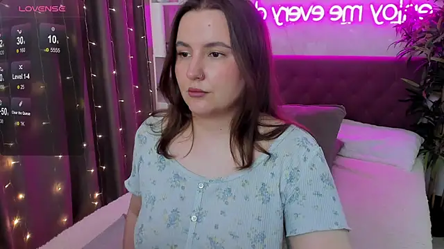 FeralPeach Adlı Modelin Canlı XXX Sohbeti