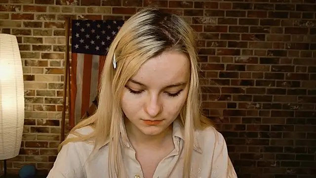 Angela_Bunny élő XXX-chatje