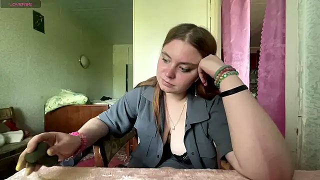 Violette_Iguina – live chatrum