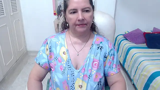 leonela_69 Live XXX-Chat