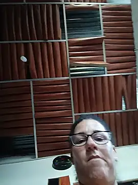 Pokazy przed kamerką – tugordita-hot