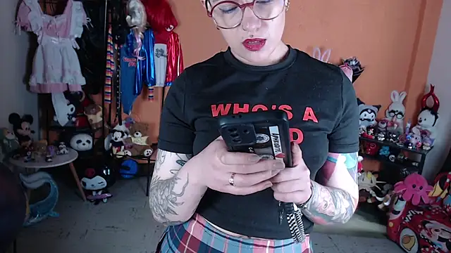 MissMiia2 live XXX chat