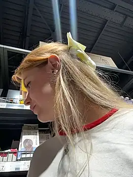 HarrietDart live XXX chat