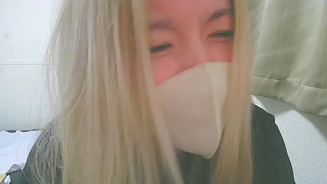 Remi_officialのライブXXXチャット