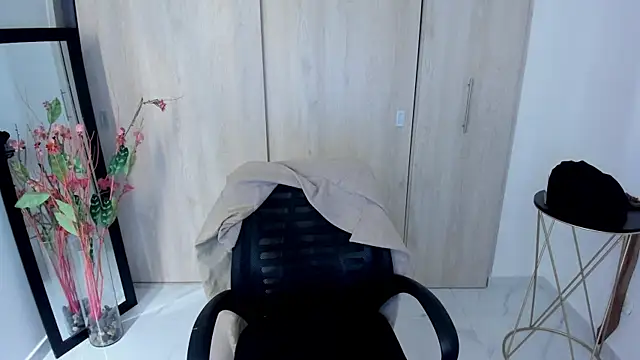 Adele_Sweett Adlı Modelin Web Kamerası Şovu