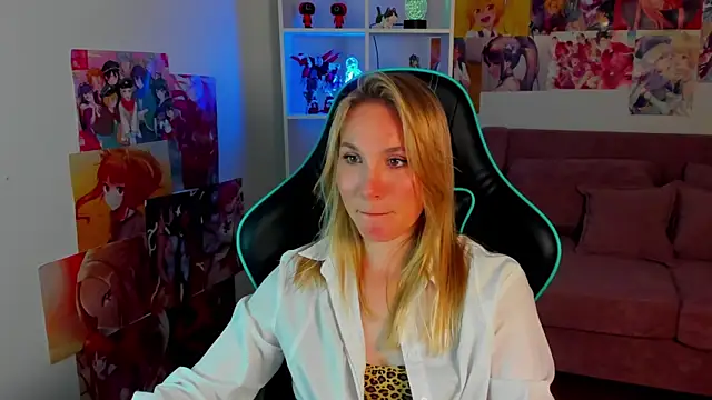 ElaraVoltage Chat XXX in diretta