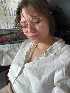 Yuna_Gasai Adlı Modelin Canlı Sohbet Odası