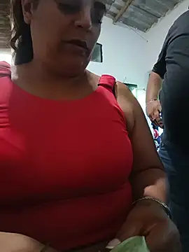 XXX chat uživo modela SHARAAY__GOLD