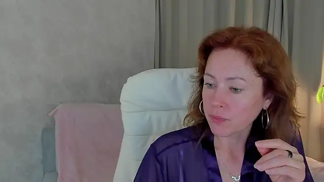 LeticiaRomano's Live Chat Room