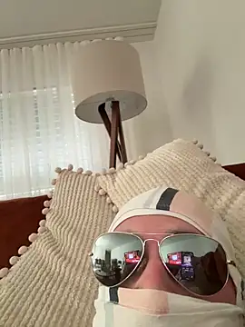 sissyvirgi Webcam-Show