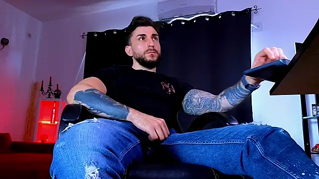 MightyAaron66 Chat XXX live