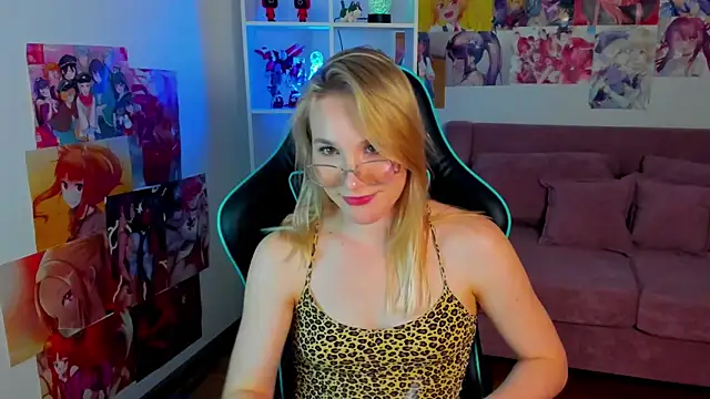 ElaraVoltagen Live XXX chat