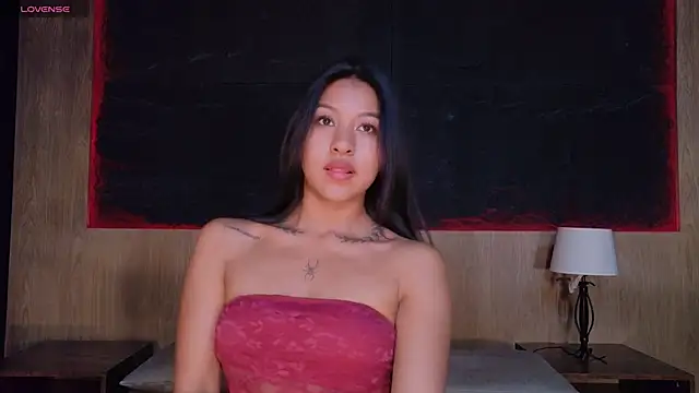 Show de Sharlottjoness na webcam