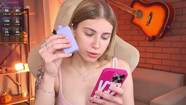 EllieCutes Adlı Modelin Canlı XXX Sohbeti