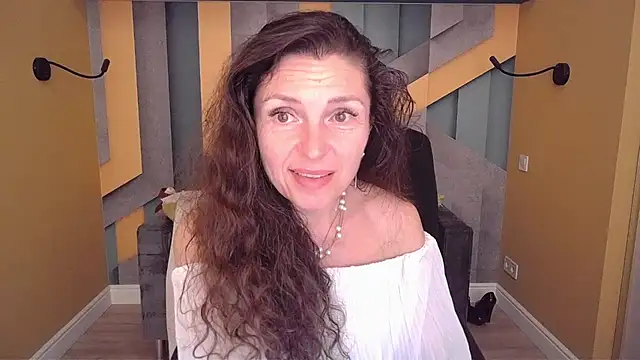 EllaLong Chat XXX in diretta