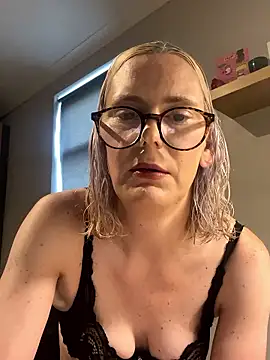 Amelie_BlondeXXのウェブカメラショー