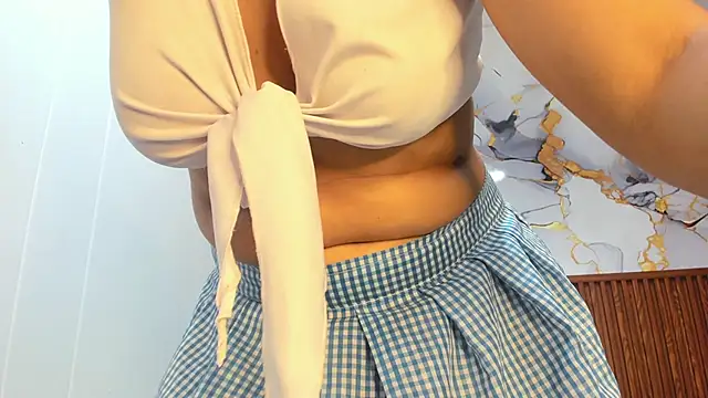 XXX chat uživo modela Holly_22