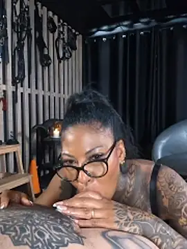 Show modela DarkDea na web-kameri