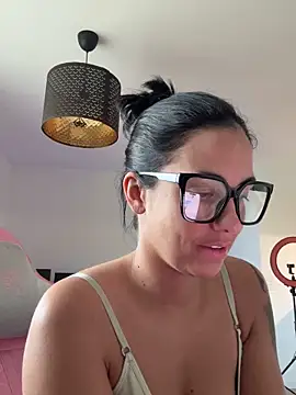 LaPetiteKim Chat XXX in diretta
