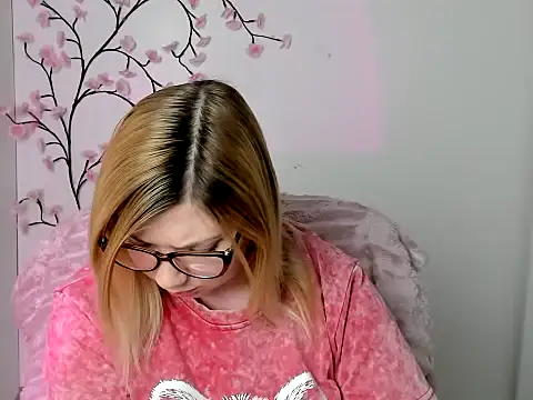 Chatroom XXX en direct de Lola_moree