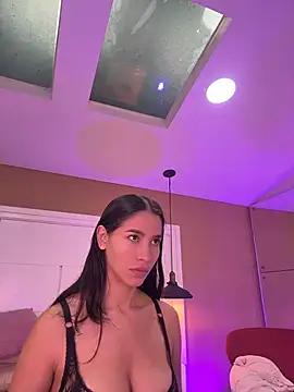 JuliaaVega Chat XXX in diretta