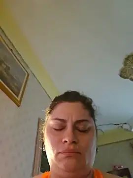 Alessiaebracciodiferro – Naživo XXX chat