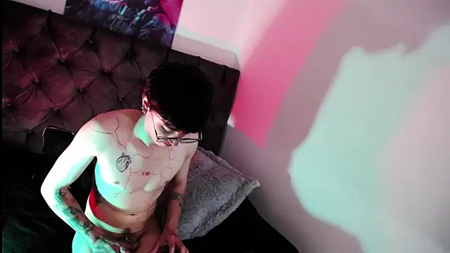 wild_kaiven Webcam Show
