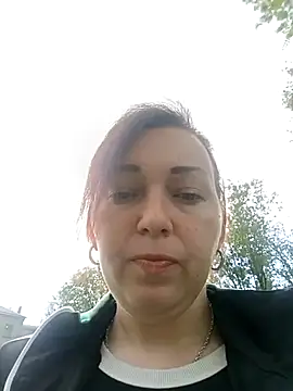 غرفة دردشة DanaNeon المباشرة